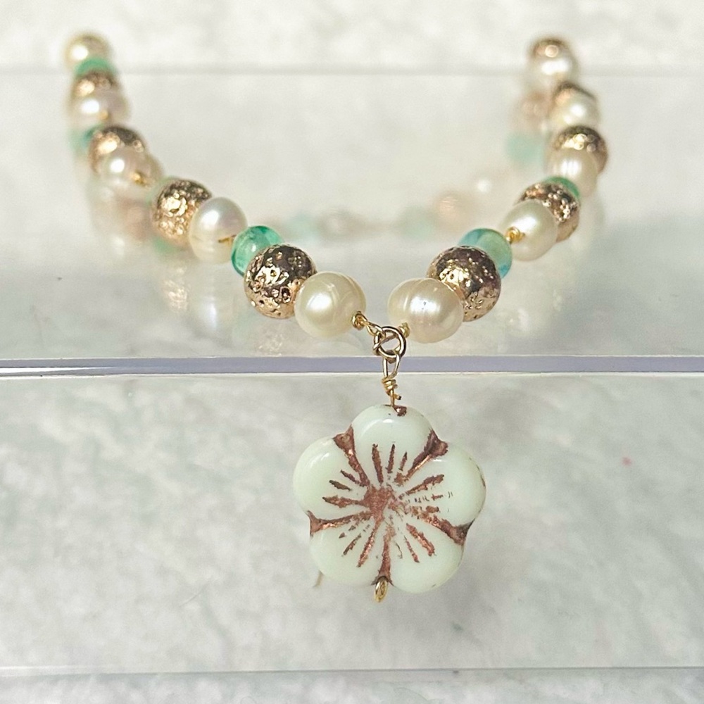 Hibiscus beach bead and wire necklace